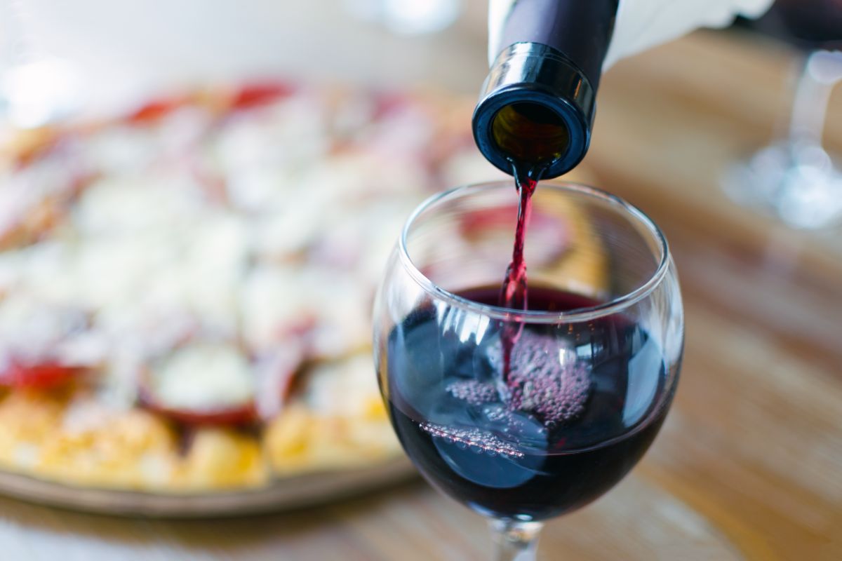 How to Pair Wine with Pizza